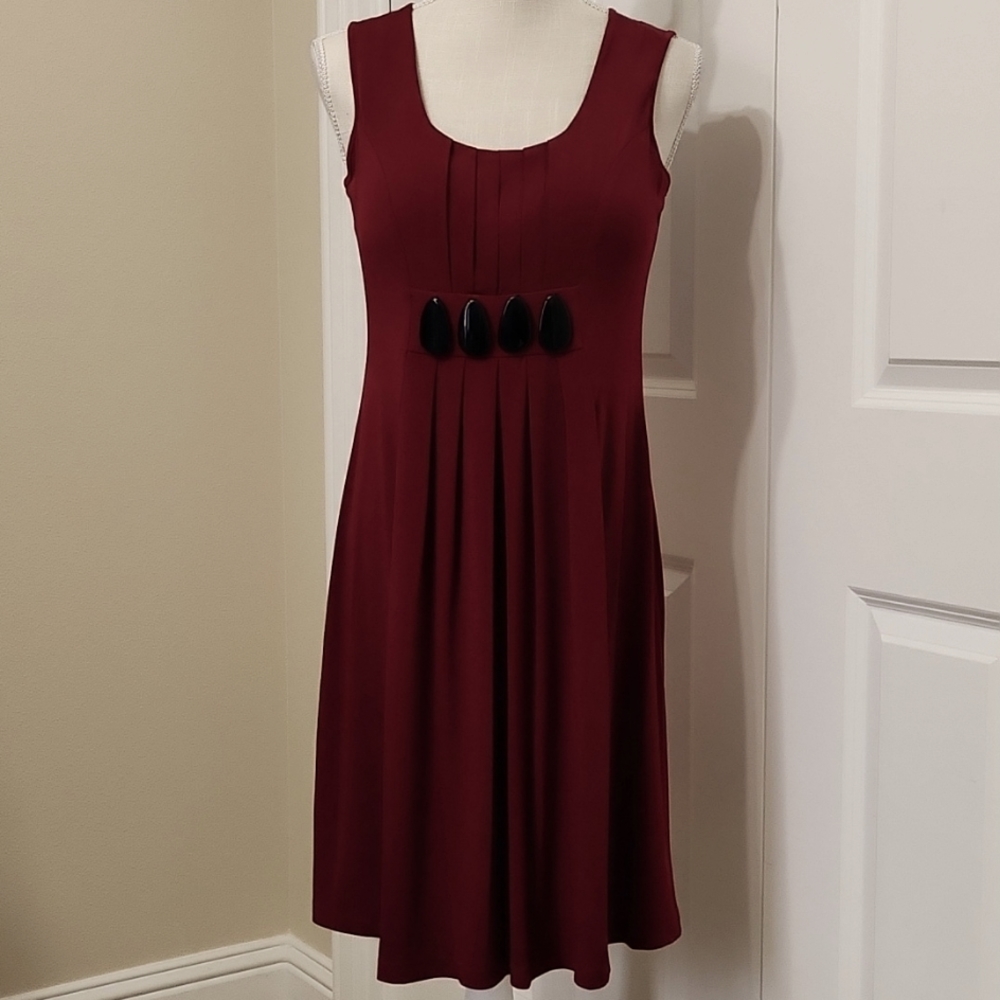 ENFOCUS STUDIO WINE COLORED PULL OVER DRESS SZ 8 IN GREAT CONDITION